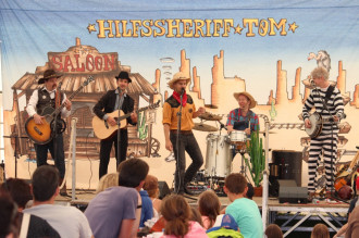 Abschlusskonzert mit der Gruppe Hilfssheriff Tom